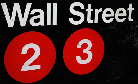 Cổ phiếu Phố Wall mở cửa im ắng khi hy vọng vào vắc-xin giúp kìm hãm quan ngại về dịch bệnh virus